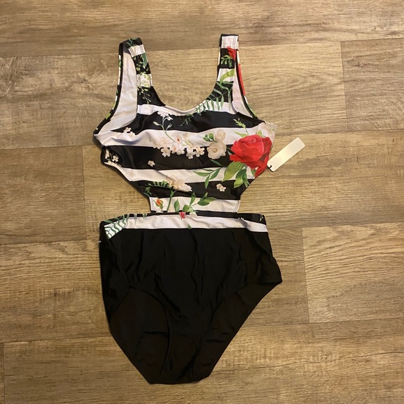 minimalism le Other - NWT cut out bathing suit